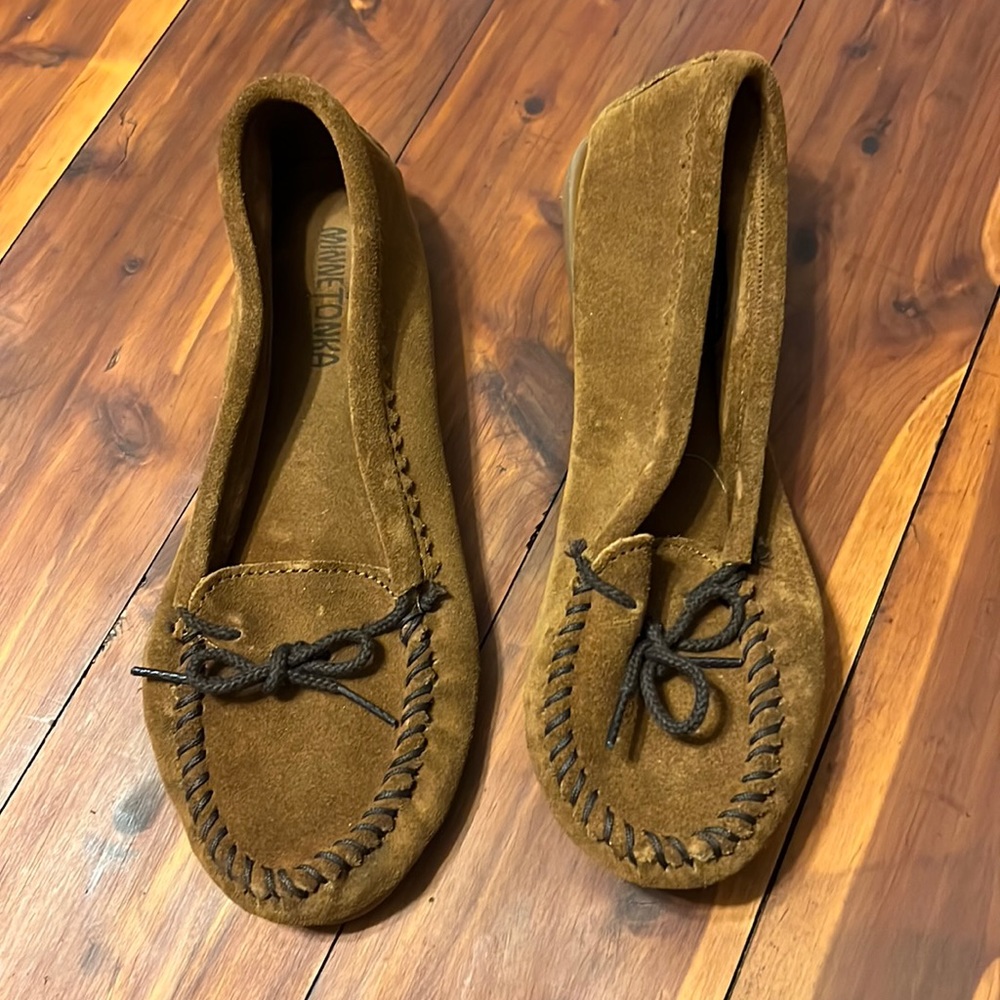 Like New Minnetonka Moccasins